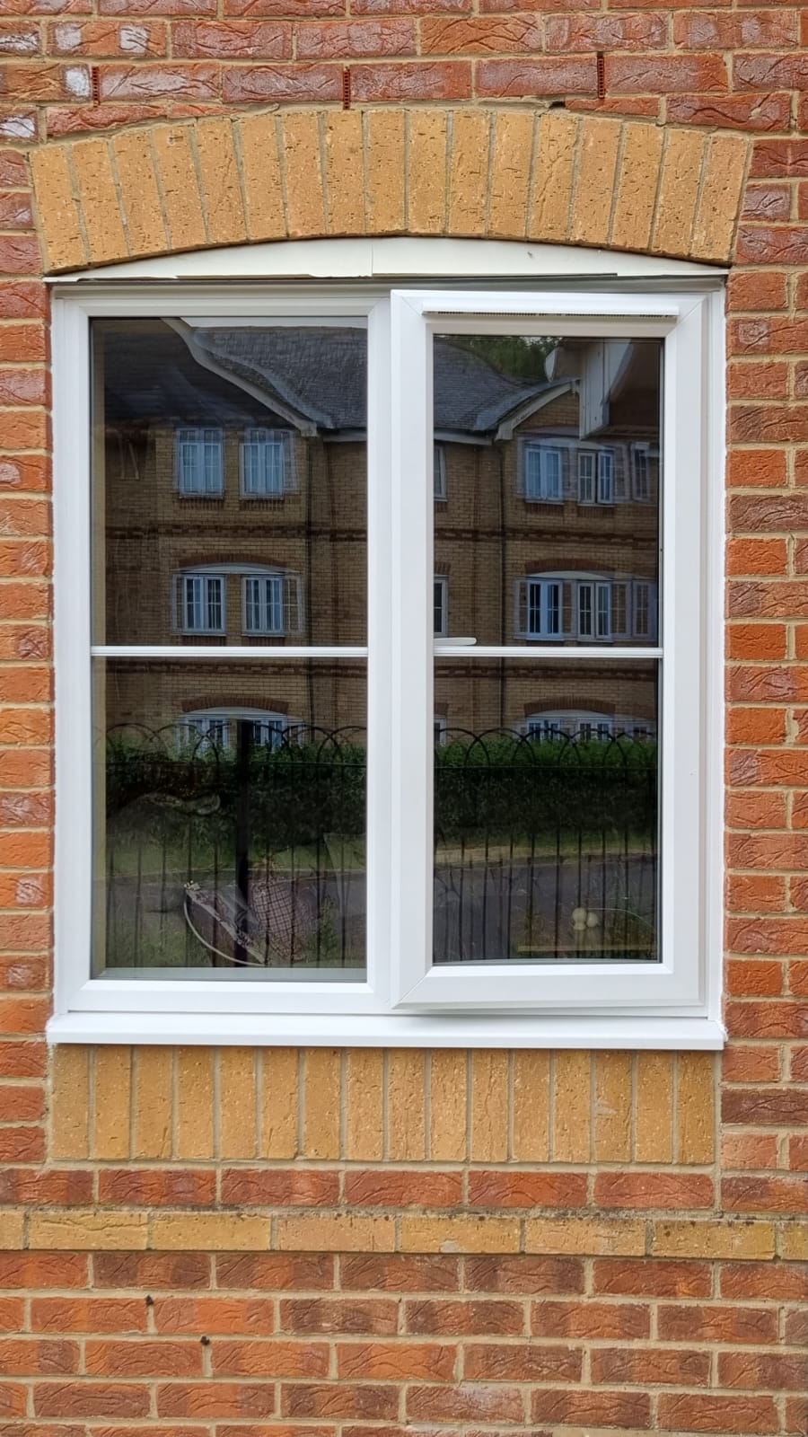 white classic 2500 uPVC window